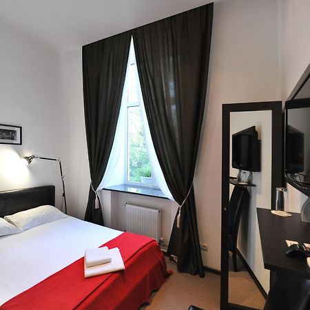 Hotel Reno On Deribasovskaya Odessa Buitenkant foto